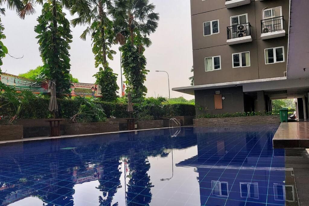 2 Bedroom Sunter Park View With Pool And Netflix Appartement Jakarta